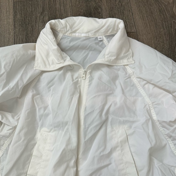 Uniqlo - White Windbreaker - Picture 3 of 4